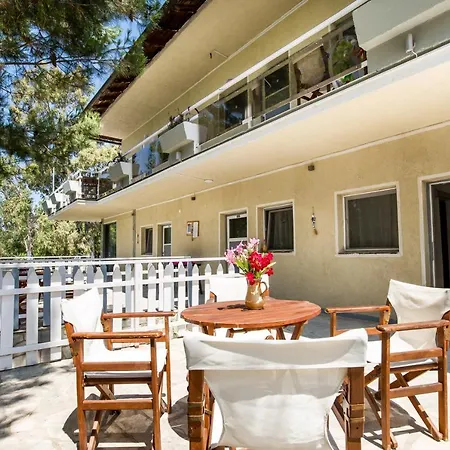Villa Marti Garden - Budget Studios 3*