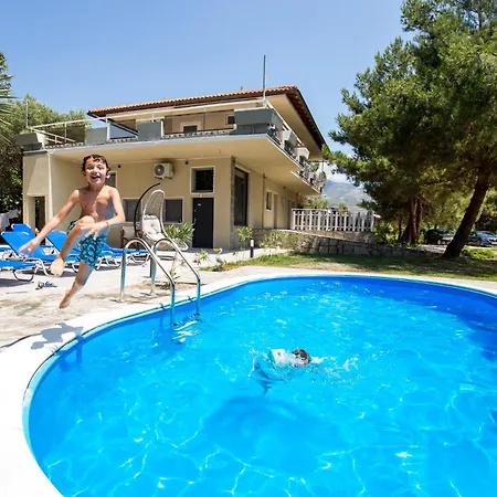 Villa Marti Garden - Budget Studios Apart Otel Órmos Prínou