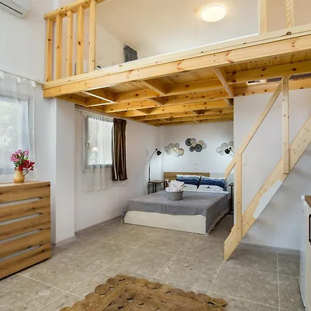 Villa Marti Garden - Budget Studios Apart Otel