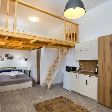 Villa Marti Garden - Budget Studios Apart Otel Órmos Prínou