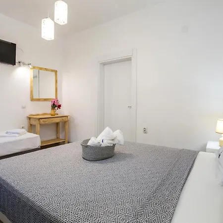 Apart Otel Villa Marti Garden - Budget Studios Órmos Prínou
