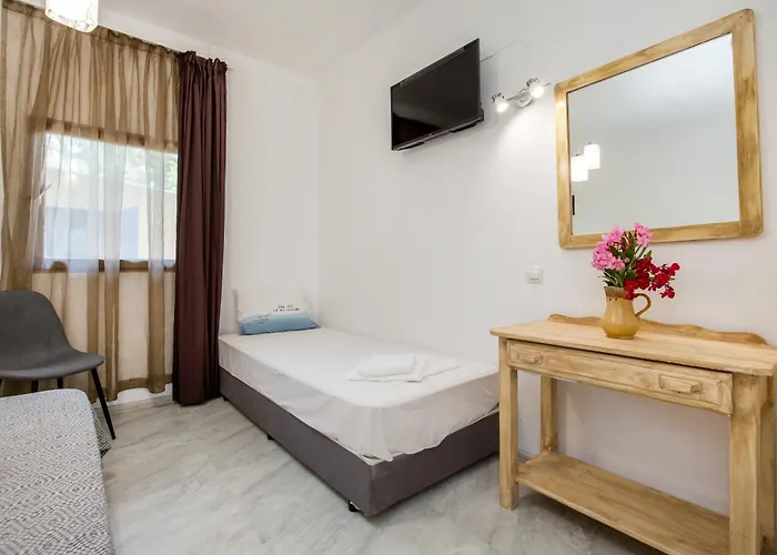 Marti Garden Apart-hotel Órmos Prínou